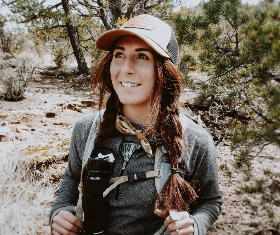 How To Choose The Right Hiking Clothes For Women: Guide To Outdoor